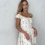 Сукня з зав'язкою на грудях в квітковому принті