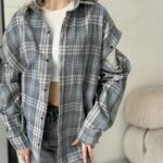 Сорочка з кнопками на рукавах
